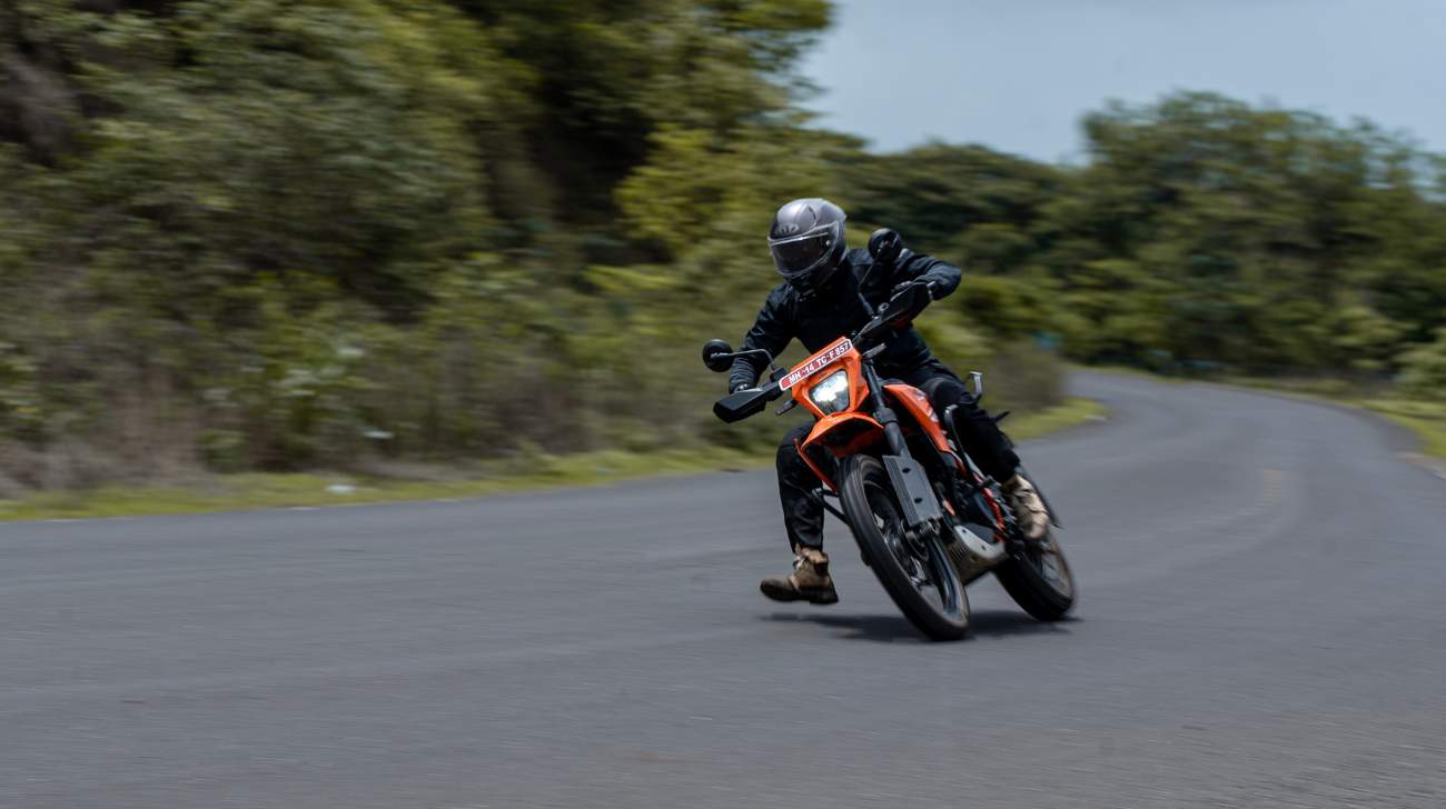1751607401-ktm 390 Enduro R